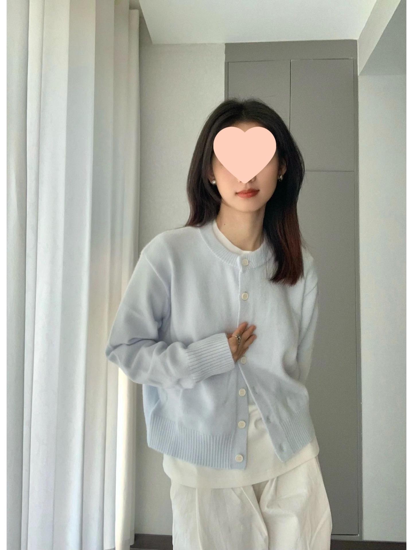 

Korean Style Soft Light Blue Knit Sweater Cardigan for Women - Simple Short Spring/Autumn Top L світло-синій колір