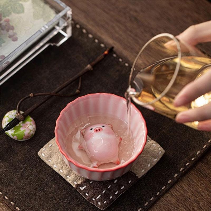 In stock Cartoon Ceramic Tea Cup Creative Pig Spitting Bubble Tea Cup Personal Tea Cup Kung Fu Tea Set Tea Set Birthday Gift