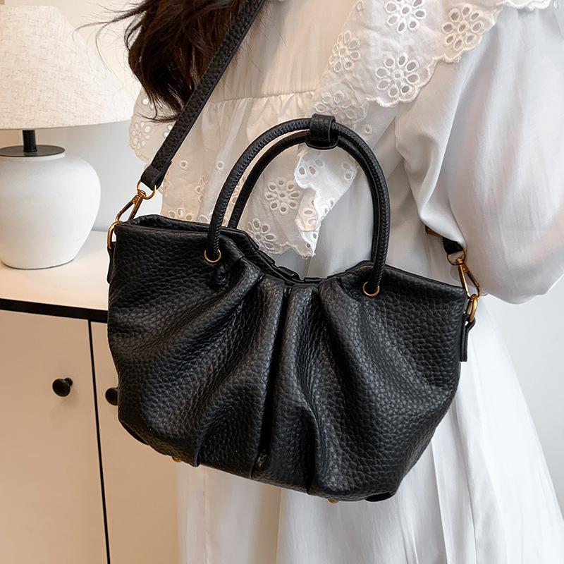 Nouveau sac panier à légumes plissé portable simple sac à bandoulière tendance design de niche motif litchi sac messager pour femmes