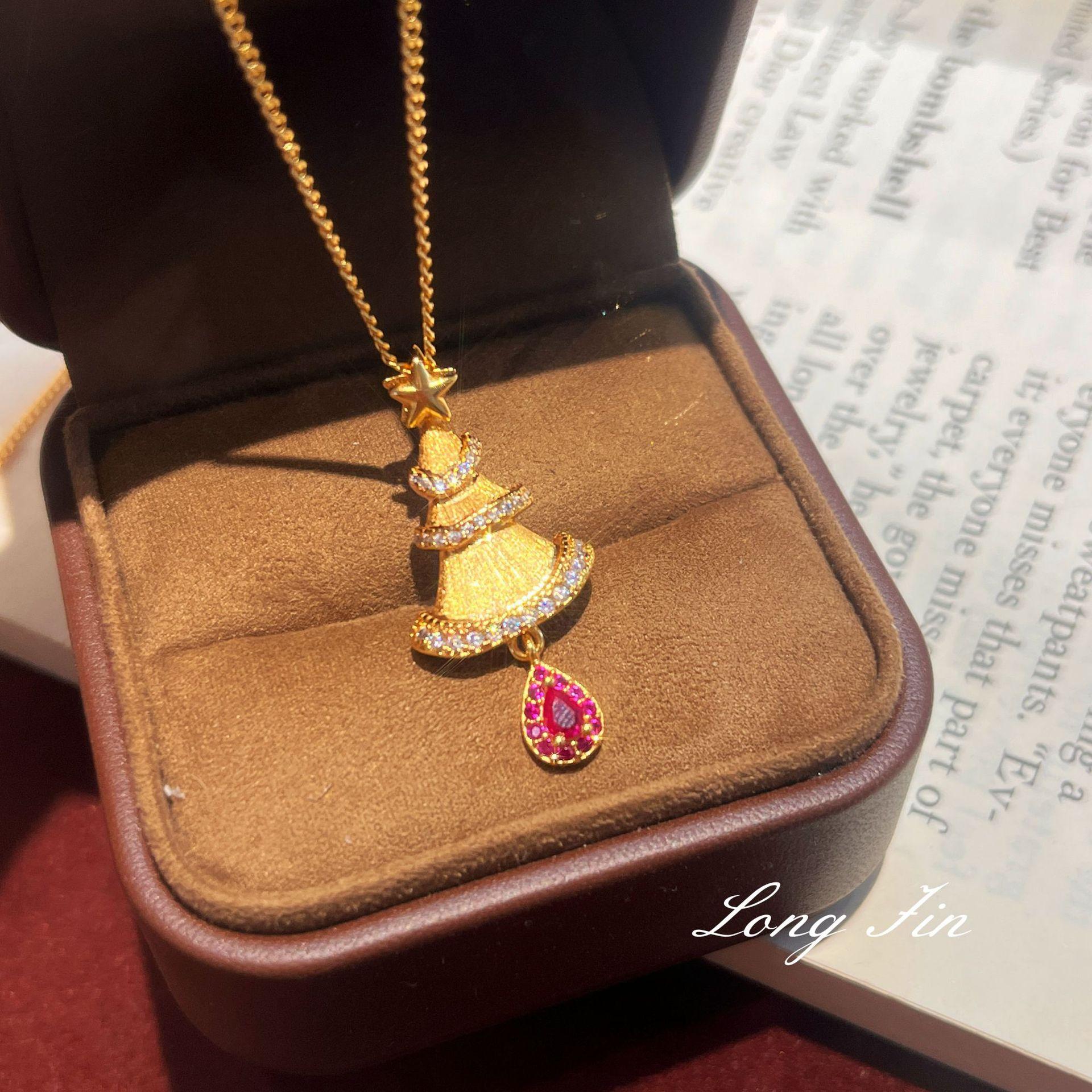 

Italian Brushed Christmas Tree Necklace, High-End Exquisite Light Luxury Collarbone Chain, Christmas Limited-Edition Accessories