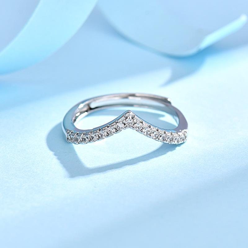 Adjustable Moissanite Wedding Ring with V-Ring Design for TikTok Live Streaming