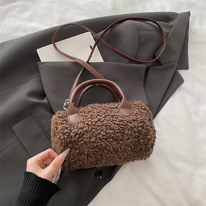 

Fashionable Single-shoulder Trendy Bag, Niche and Simple Crossbody Commuting Pillow Bag коричневий