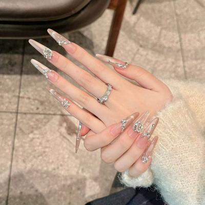 Plaknagels – Nageltips en plaknagels
