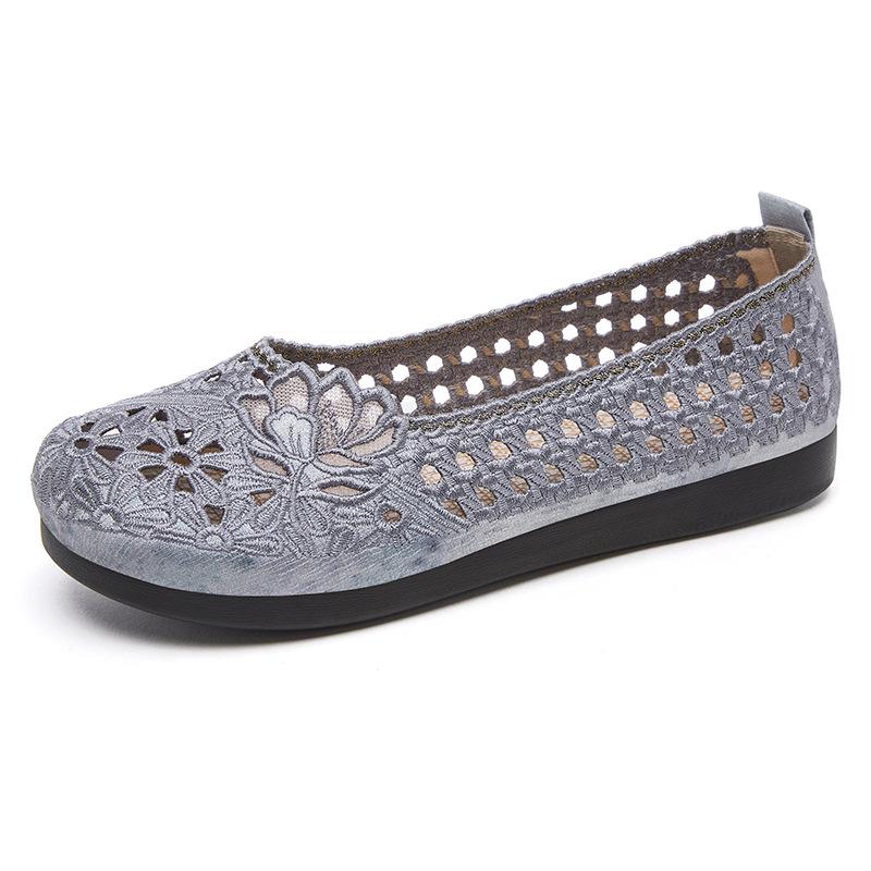 Women's Soft Sole Embroidered Hanfu Summer Shoes - Breathable Ethnic Style Old Beijing Cloth Mom Shoes.