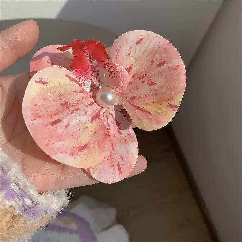 Caro 3D Rose Hair Claw Clip - 2024 High-End Floral Shark Clip for Women, Elegant Headwear