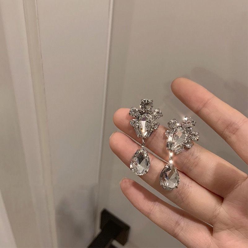 

Серебряные серьги-капли в гонконгском стиле: Дизайн кристаллов в стиле ретро Хепберн