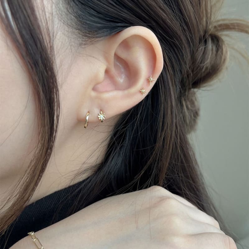 youngglow 14k dot sparkle piercing earrings