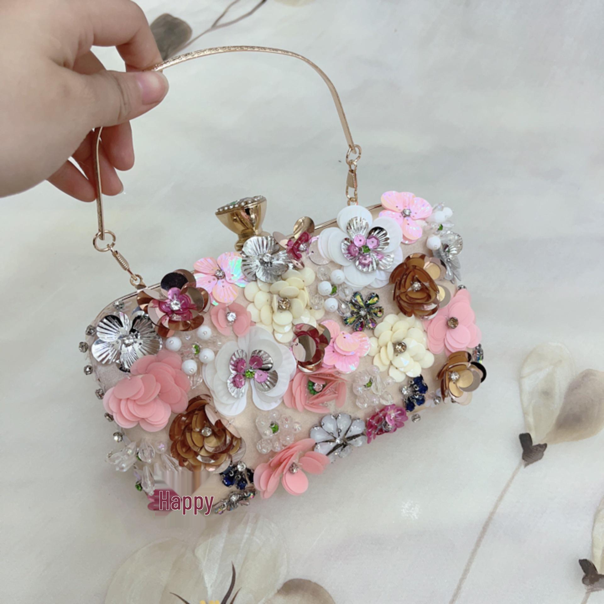 

Handcrafted Beaded Floral Clutch for Weddings and Parties абрикосовий