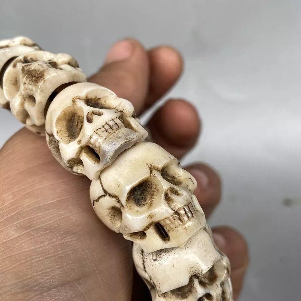 Pulsera de Calavera, Grabado de Astas