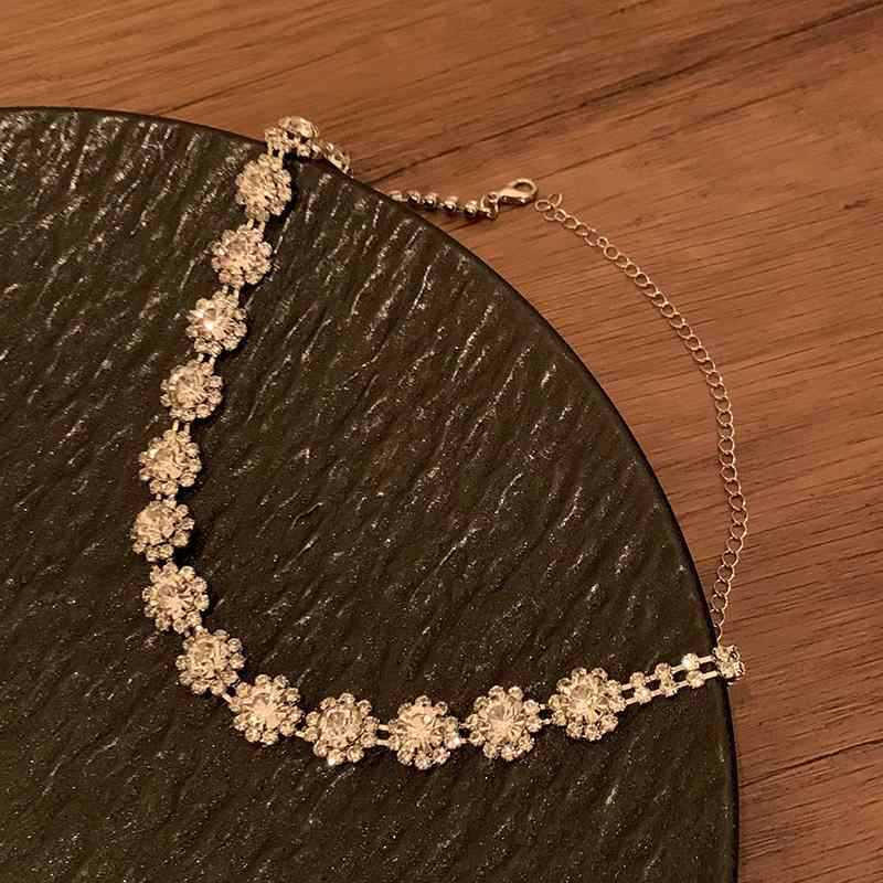 Women's Light Luxury Full Diamond Clavicle Necklace with Advanced Zircon, Versatile and Niche Design Choker