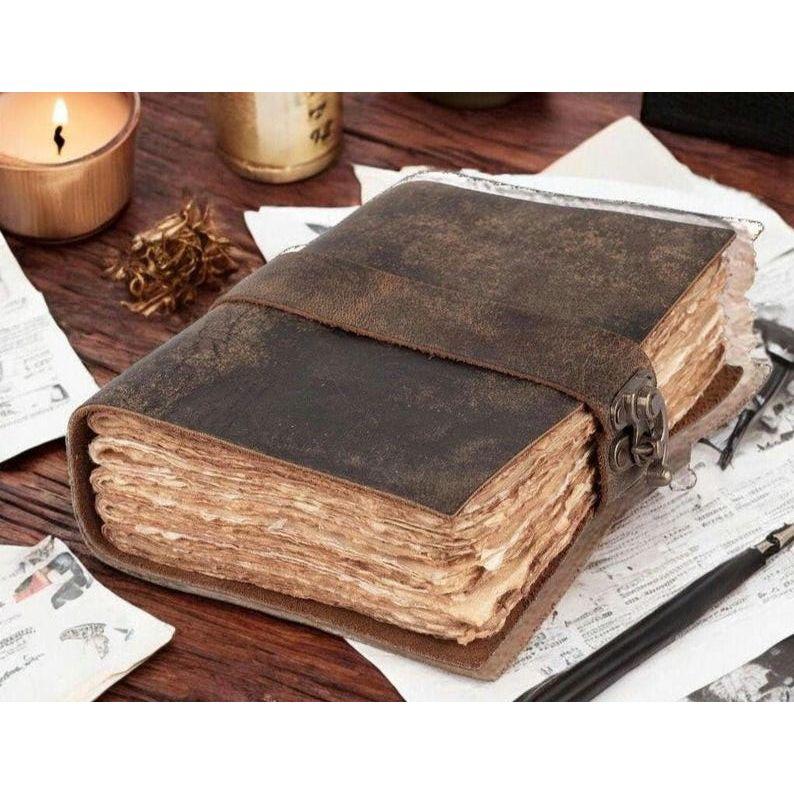 

Vintage leather Journal - Blank Spell Book of Shadows, Grimoire Journal, Travel Writing Notebook, Deckle Edge Paper C Type Lock Closure. 7 x 5 in коричневый
