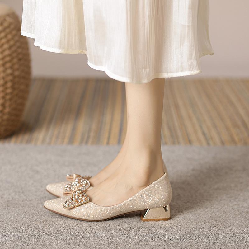 Fashion Pearl Beading Bowknot Pumps Women Sequines Cloth Low Heel Shoes Crystal Glitter Bow Wedding Shoes for Woman Tacones Big Size 43