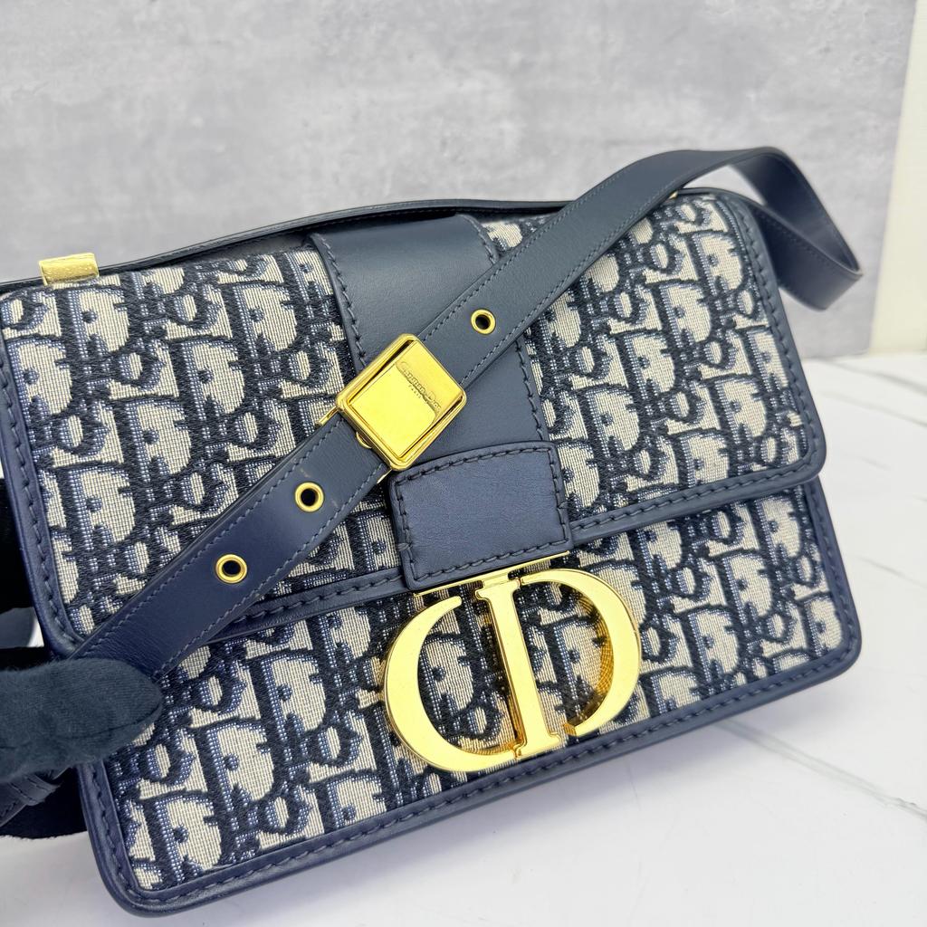 [Pre-Owned] 30 Montaigne Oblique Embroidered Monogram Flap Adjustable Shoulder Strap Montaigne Box Bag Leather Details Large - Excellent #MTXZH9