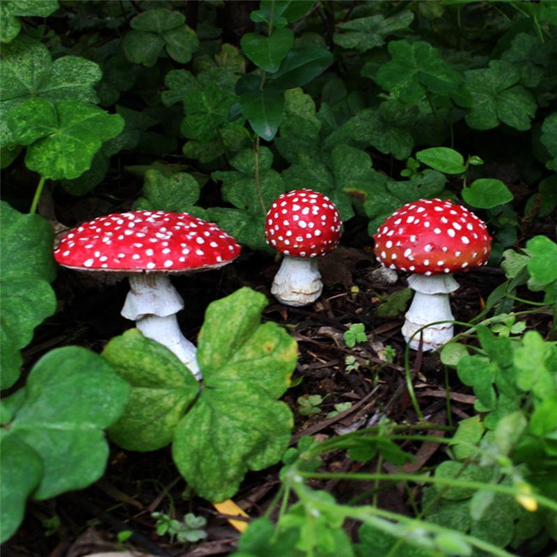 ABWR-3Pcs/Set Mini Mushroom Glow In The Dark Resin Crafts Fairy Garden Miniatures Garden Ornament Terrarium Figurines Decor Red&