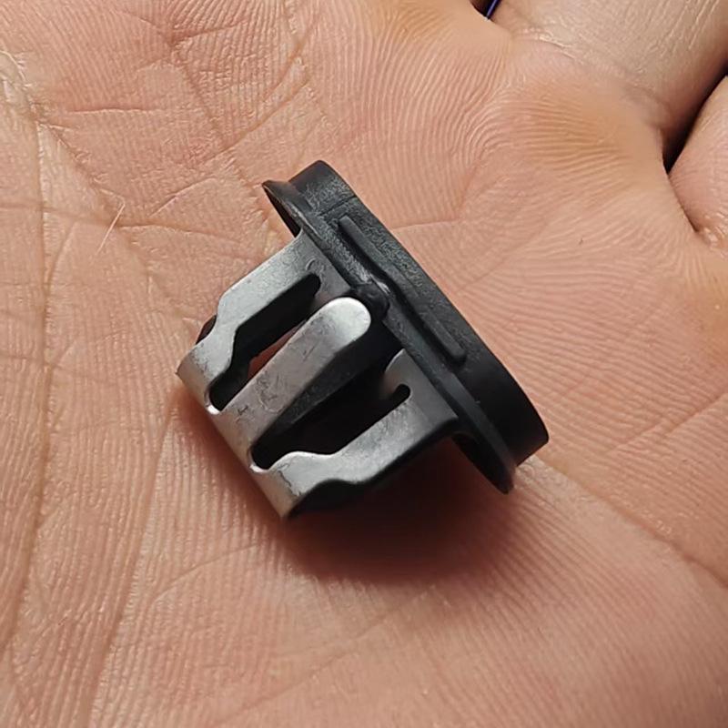Tesla Model 3 Bumper Skirt Fixing Clip (1110167-00-A)