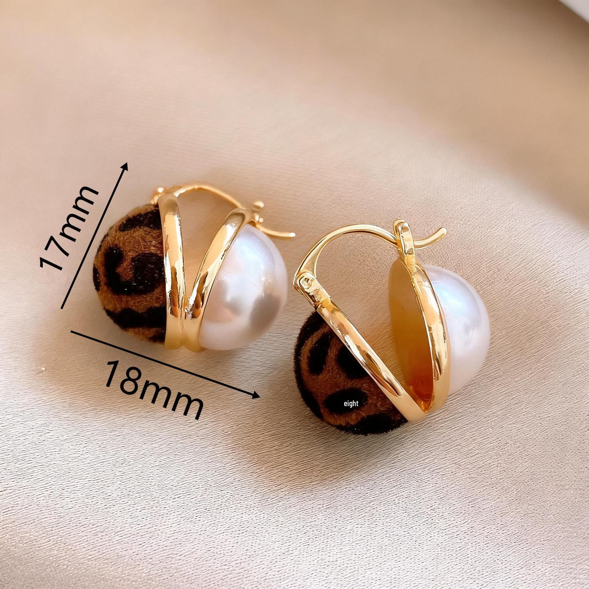 

Роскошные жемчужные каффы с леопардовым принтом: Европейская и американская мода, ретро двусторонние серьги.