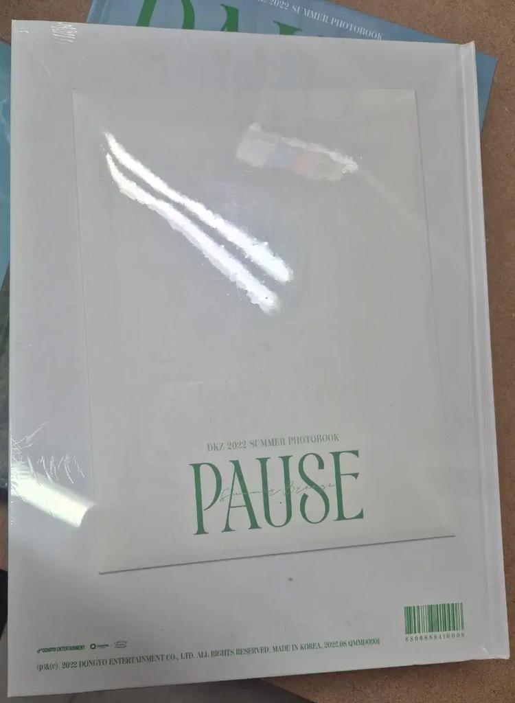 DKZ (Unopened) PAUSE 2022 Summer Photobook