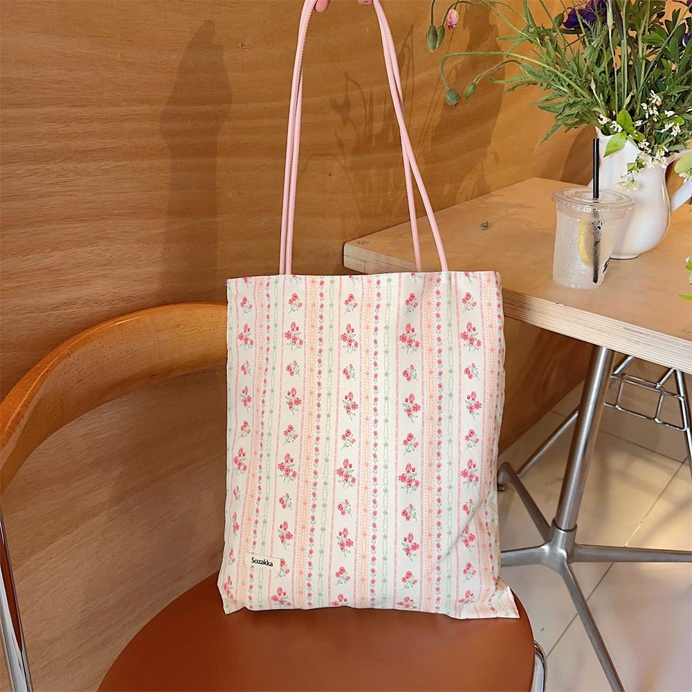 Trendy Floral Canvas Tote Bag For Students And Vacation Large Capacity Handbag