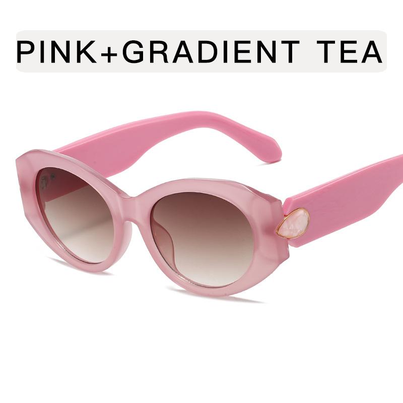 

European American Stylish Sun Glasses for Women Cat Eye Shape UV Protection Ladies Sunglass Holiday Travelling Outdoor Sunglass