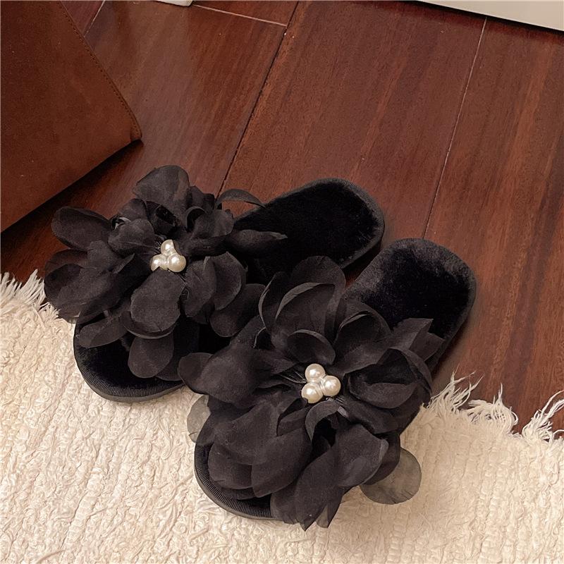 Design sense pearl one-word slippers women's autumn 2025 high-value flower drag with skirt thick-soled women's slippers