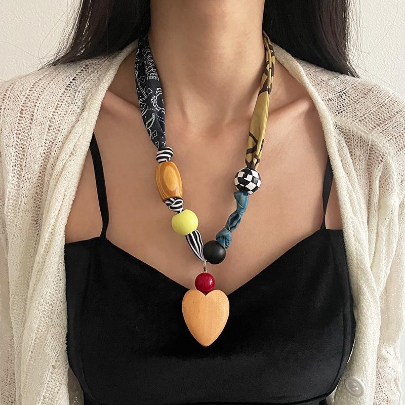 Heart beaded patchwork necklace women's y2k hot girl retro stylish silk scarf clavicle chain