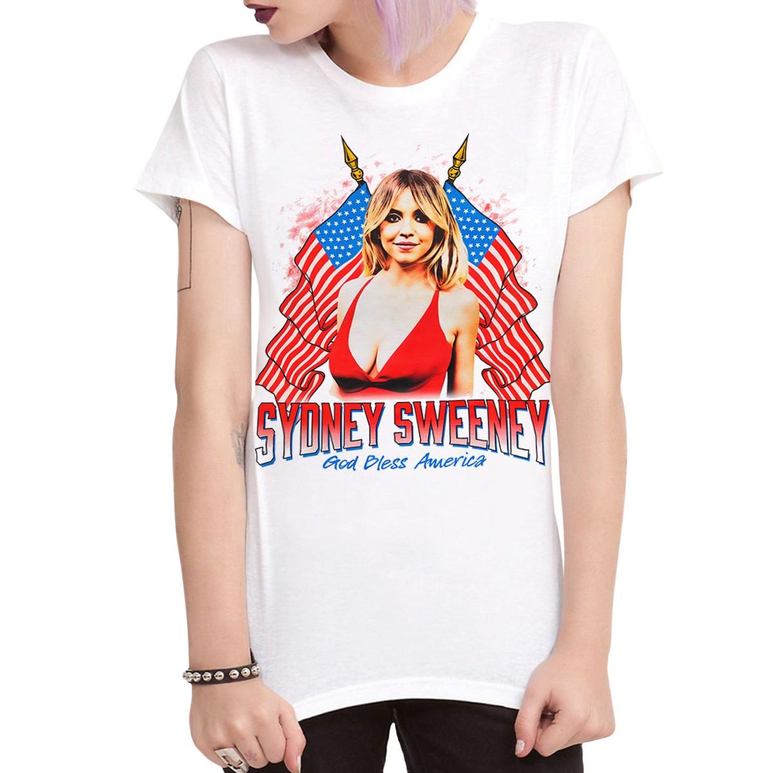 Sydney Sweeney God Bless America T-Shirt, Men s and Women s Sizes (SDN-031038) L