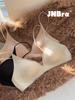 Nahtloser japanischer Satin-BH für kleine Oberweiten, tiefer V-Ausschnitt, dünne Träger, ohne Bügel – ideal für Damen