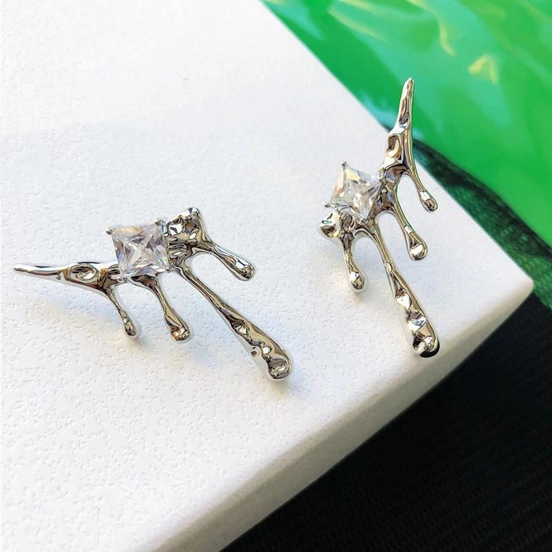 

FOXANRY Серьги для предотвращения аллергии для женщин, модные элегантные простые серьги с каплями воды, сверкающие циркониевые украшения для невесты as Shown серебряный