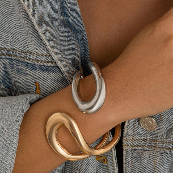 Exaggerated Large Hollow Metal Choker Necklace and Bracelet for Women Trendy Statement Jewelry Accessories on Neck/Hand Female