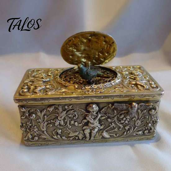 Artistic Embossed Metal Craft Automatic Pop Up Bird Music Box with Mechanical Singing Bird, Vintage Gold Alloy Holiday Gift for Women Jewelry