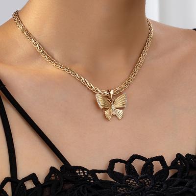 French Retro Metal Butterfly Pendant Necklace, Thick Chain, Exaggerated Personality, Collarbone Chain, Female