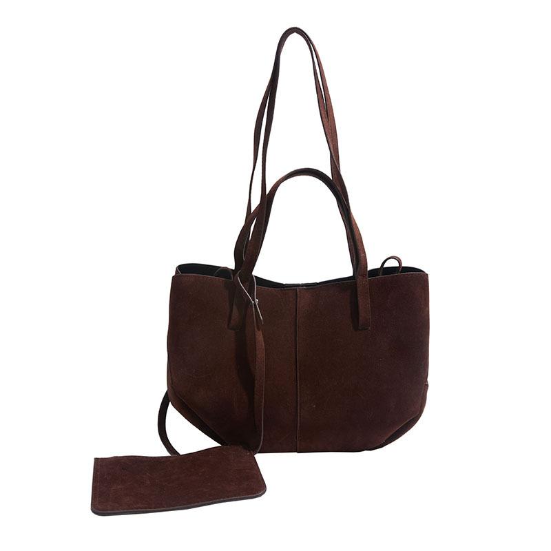 

Retro single shoulder armpit bag, fashionable texture, casual commuting, large capacity commuting tote bag.