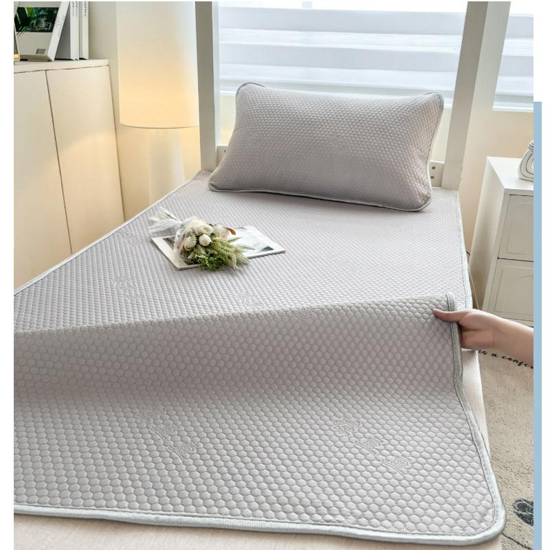 Solid Summer Color Cooling Gel Fiber Bed Mat With Lightweight Foldable Bedding