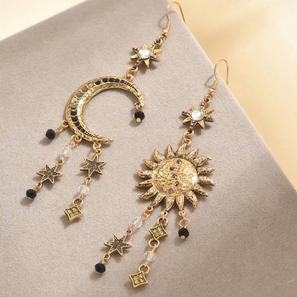 European and American Retro Star and Moon Sun Fringed Earrings, Exaggerated Personality, Diamond-set Cold Wind Long Versatile Earrings, Earrings