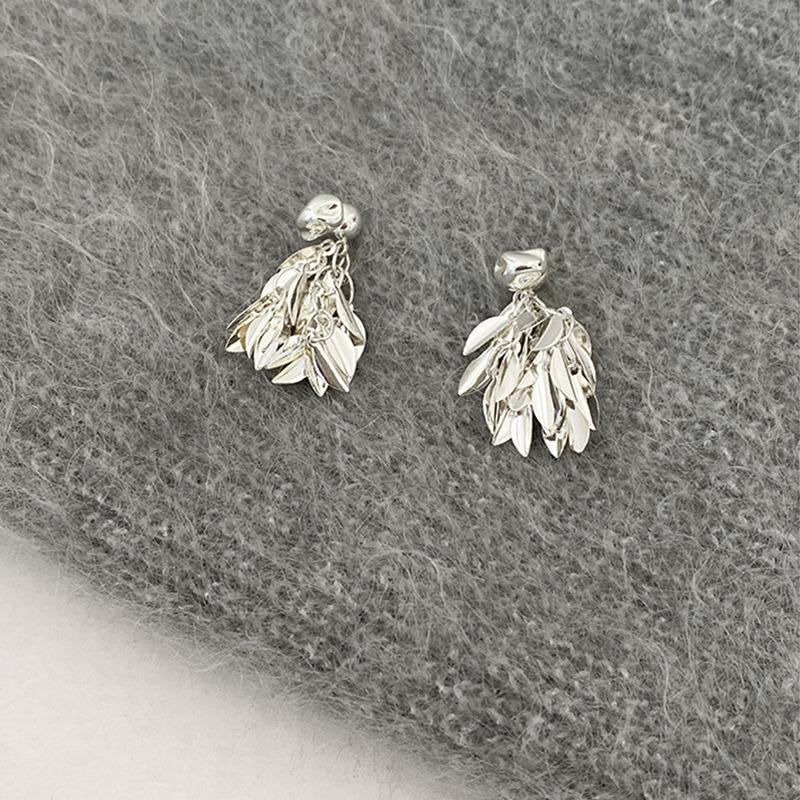 Design Sense Wheat Ear Metal Fringed Stud Earrings Women Light Luxury Personality Simple Fashion Temperament Elegant Versatile Earrings Earrings