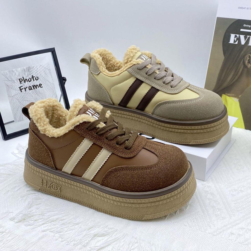 Velvet Sponge Cake Women's Retro Shoes - Super Soft, Thick Sole, Lightweight Autumn/Winter Fashion for Men.