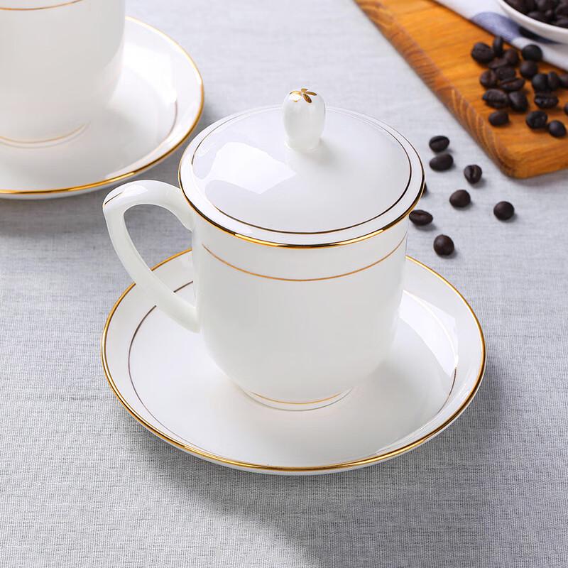 

YUZUN Bone China Lidded Teacup with Gold Trim and Saucer