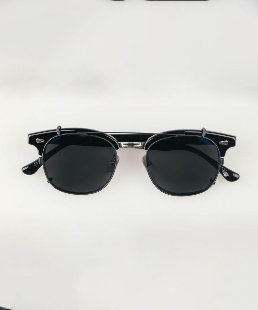 Aembeoobtikeol Hank Clip-On Sunglasses Set