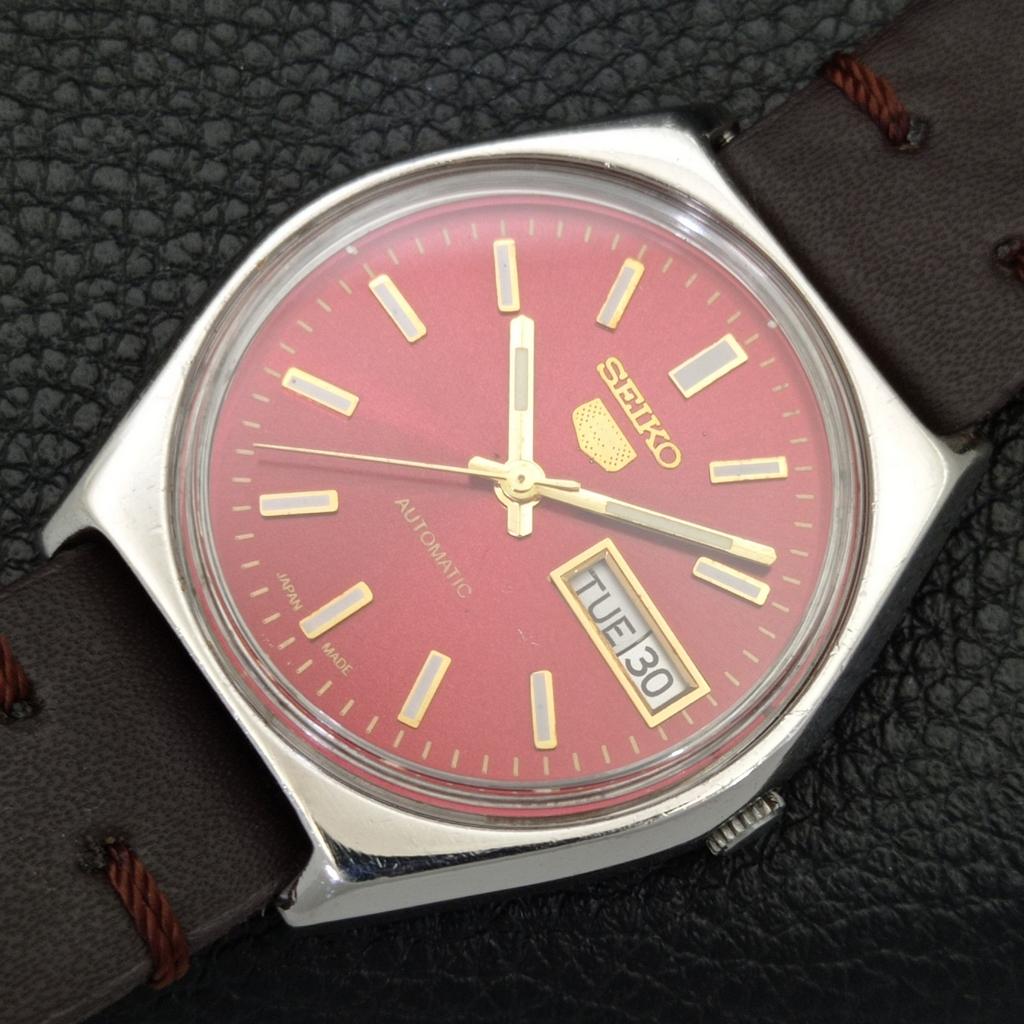 JAPAN VINTAGE SEIKO 5 AUTOMATIC MENS RED COLOR DIAL WATCH a701292-5 R206a-a701292