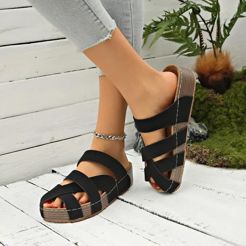 Fashion Slippers Women 2025 New Fashion Flat Women's Summer Footwear Plus Size Casual Luxury Woman Shoes Summer Solid Platform Slippers