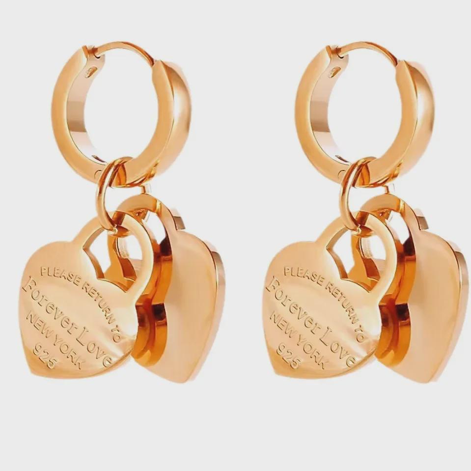 Europäisches und amerikanisches INS Fashion Edelstahl-Set mit herzförmigen Ohrringen und Halskette, galvanisiert 18 Karat, englisches Buchstabendesign