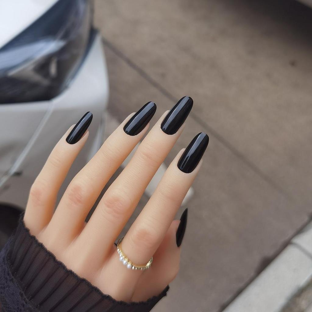 Nuovi Adesivi per Unghie Ovali Indossabili: Popolari Bianchi, Colori Solidi e a Contrasto, Manicure Versatile in XS/S/M/L, Lunghezza Media-Lunga.