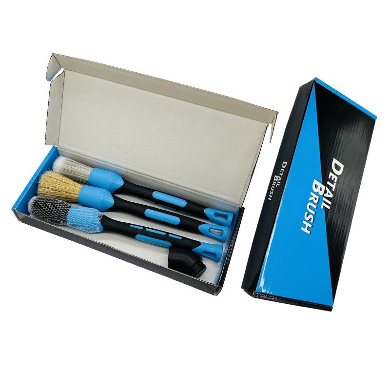 

Набір для детейлінгу автомобіля: Надм яка щітка для салону, Засіб для чищення шин, Тріо щіток для вентиляційних отворів Bag: 20.8*14*2.8cm / 0.2kg