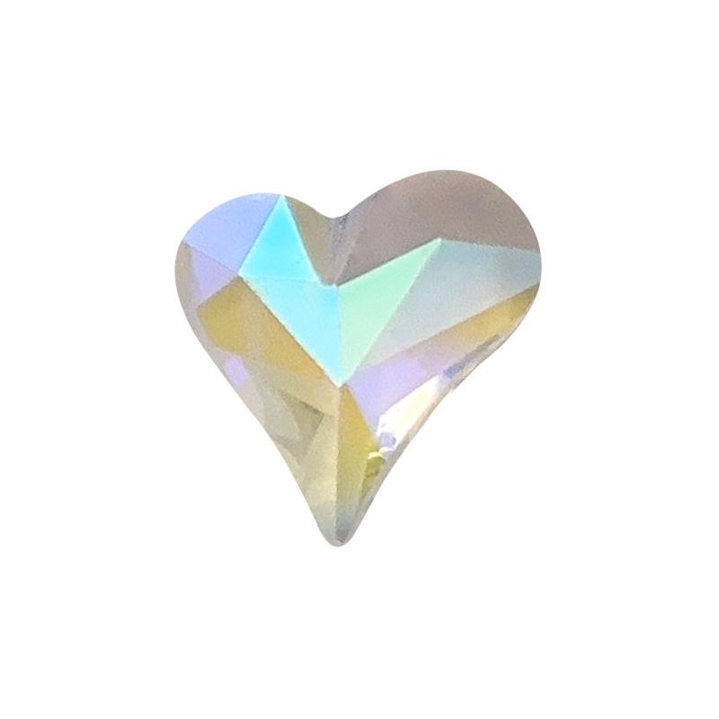 High-quality Crystal Heart Nail Art Decorations with Grooved Flash Design