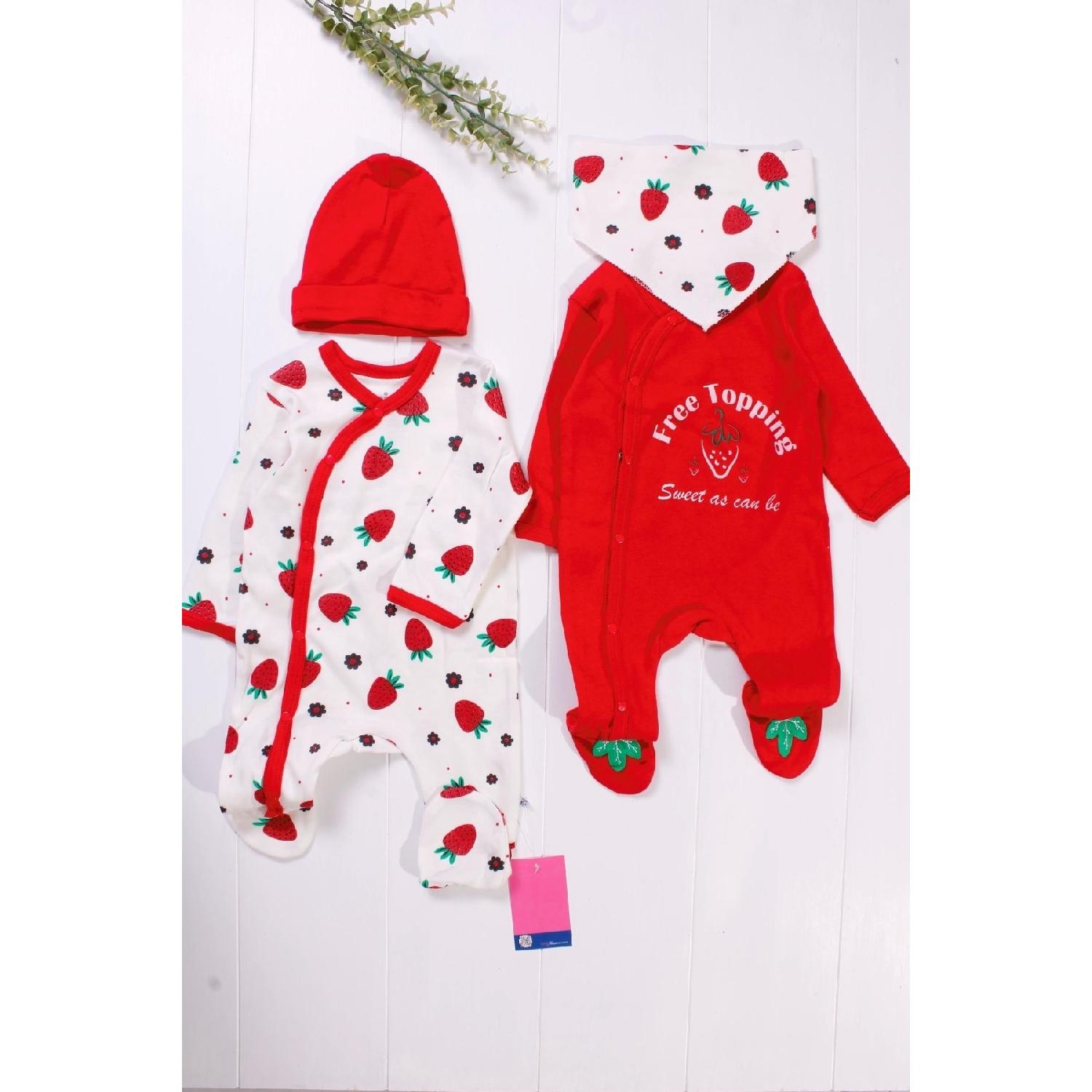 

Комплект комбинезона из 4 предметов для девочки с клубничным узором