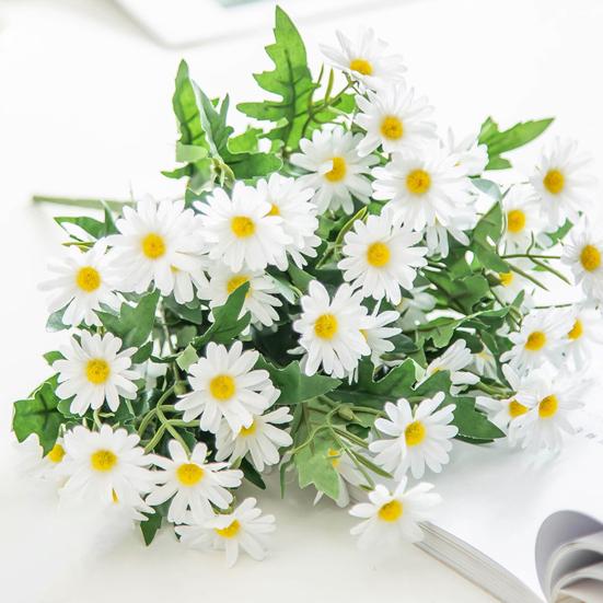 Delicate Faux Chrysanthemum Non-fading Realistic Vivid Maintenance Free Artificial Bouquet Party Decor