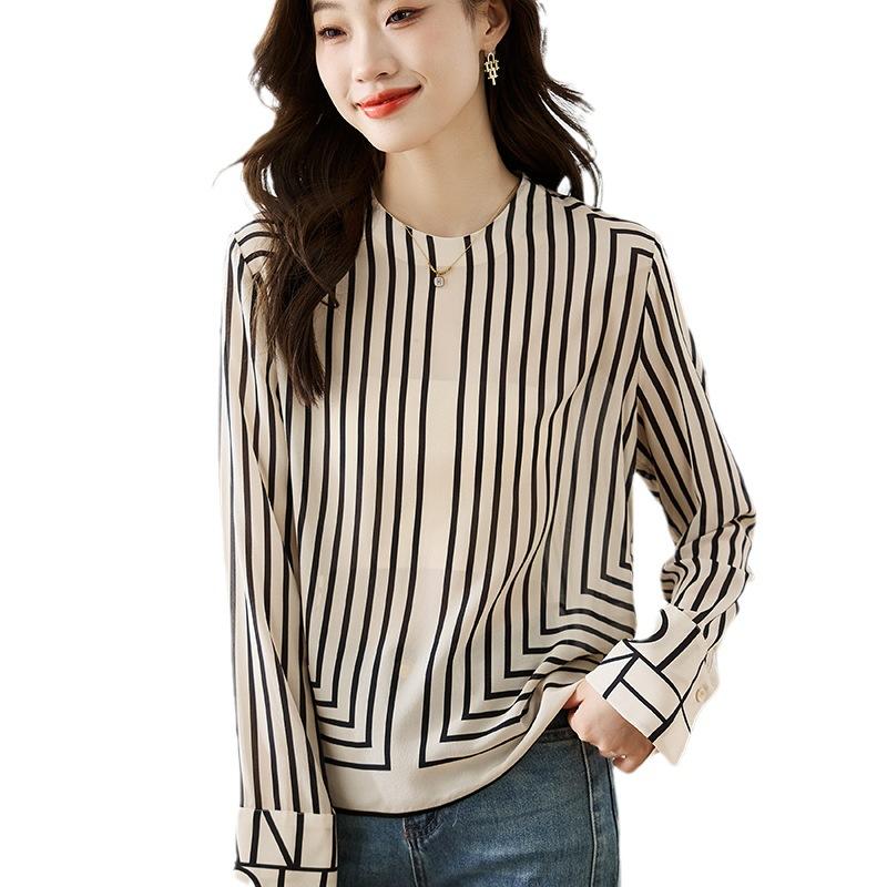 Women's Spring French Temperament Striped Shirt Ladies Autumn Design Round Neck Elegant Commuter Tops