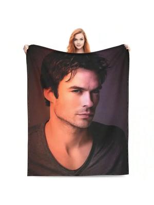 Bequeme Damon Salvatore Vampire Diaries Horrorfilm Decke Merch Sofa Dekorative Überwurfdecke Leichte Flanelldecke für Auto