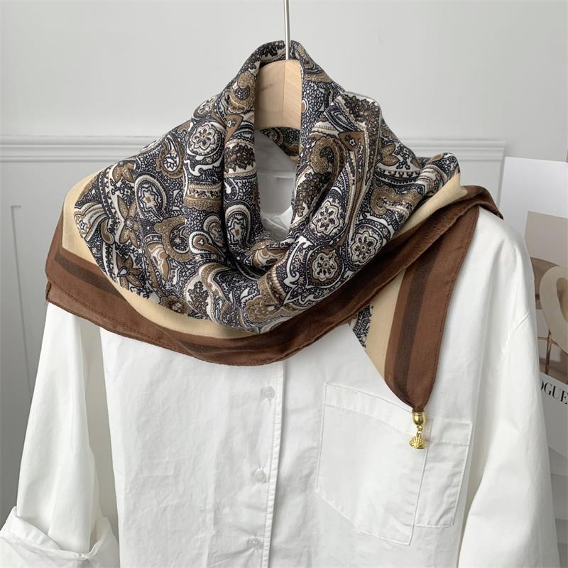 70*70 Square Scarf Retro Print Silk Scarf With Magnetic Buckle Women Neck Scarf All-Match Shawl Headscarf Accessory Gift
