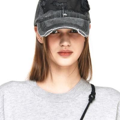 Die GRÖSSTE Denim-Baseballkappe mit Blumenaufnäher
